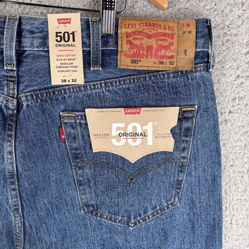 Levi's 501‎ Original Fit Jeans Mens 38x32 Straight Leg Button Fly *New w/Tags*